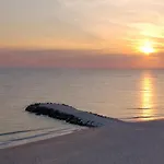 Апартамент Golden Sunrise -