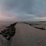Апартамент Golden Sunrise - Поморие